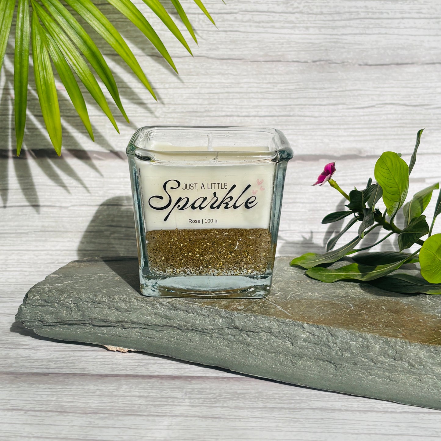 Brighten any moment with the Sparkle Candle – a blend of light and shimmer