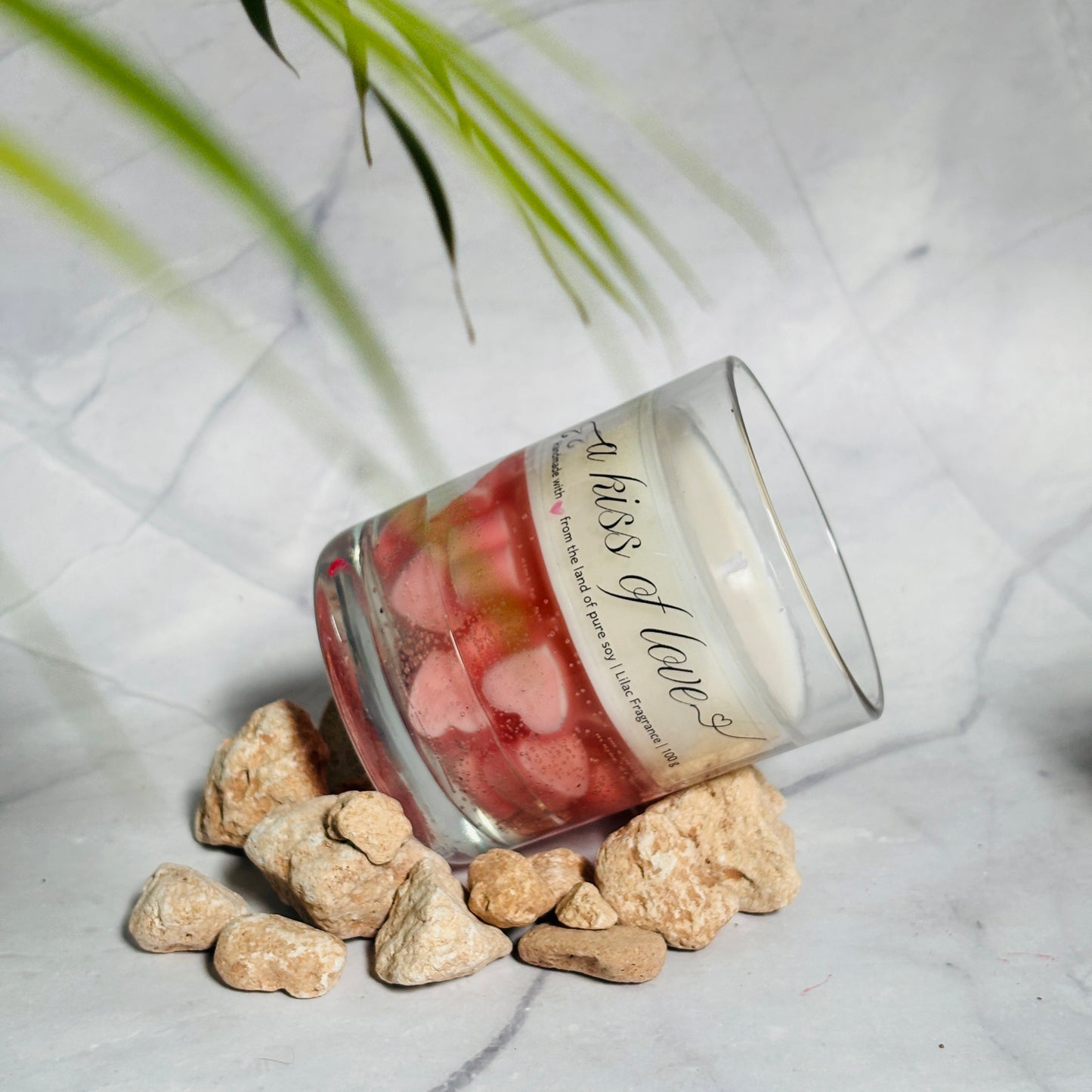 Celebrate love with A Kiss of Love Candle – ideal for romantic settings or thoughtful gifts