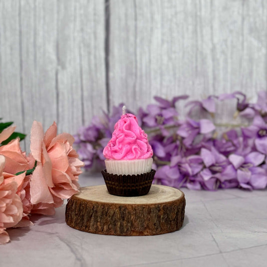 Deliciously designed cupcake-shaped candle, handcrafted with eco-friendly soy wax