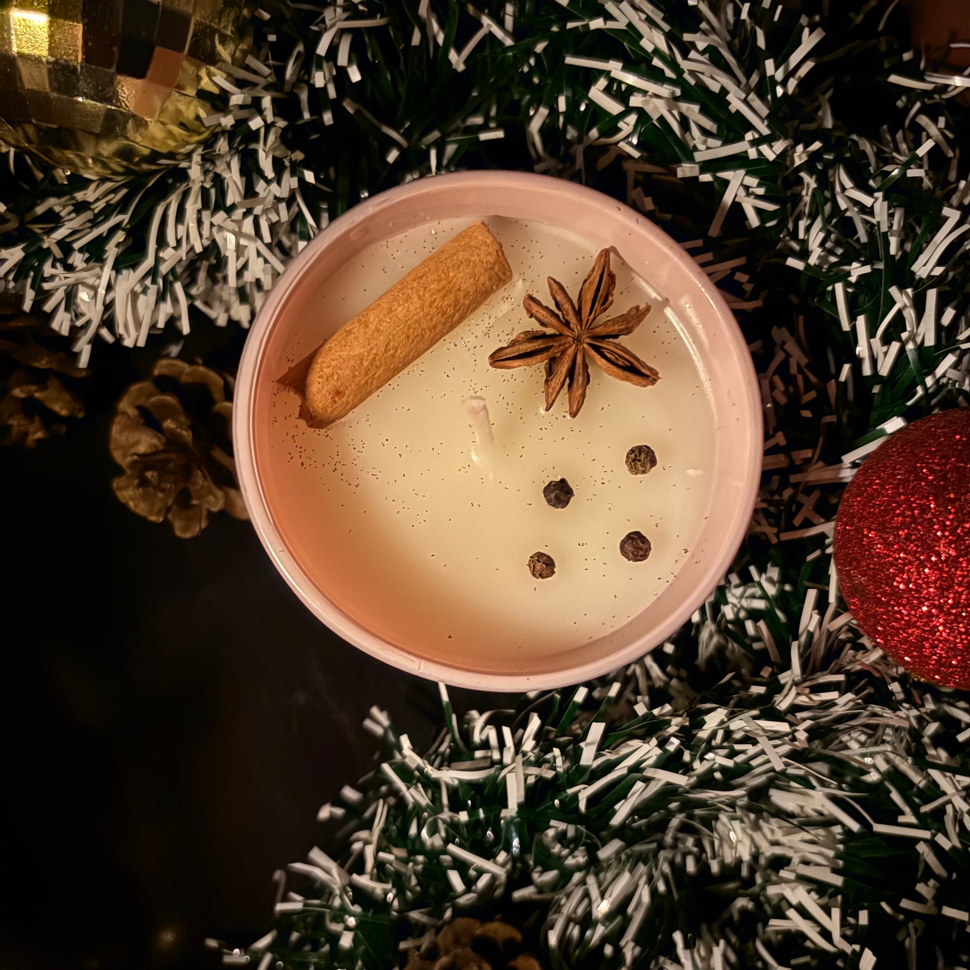 Winter Spice Scented Candle – Aromatic Winter Blend