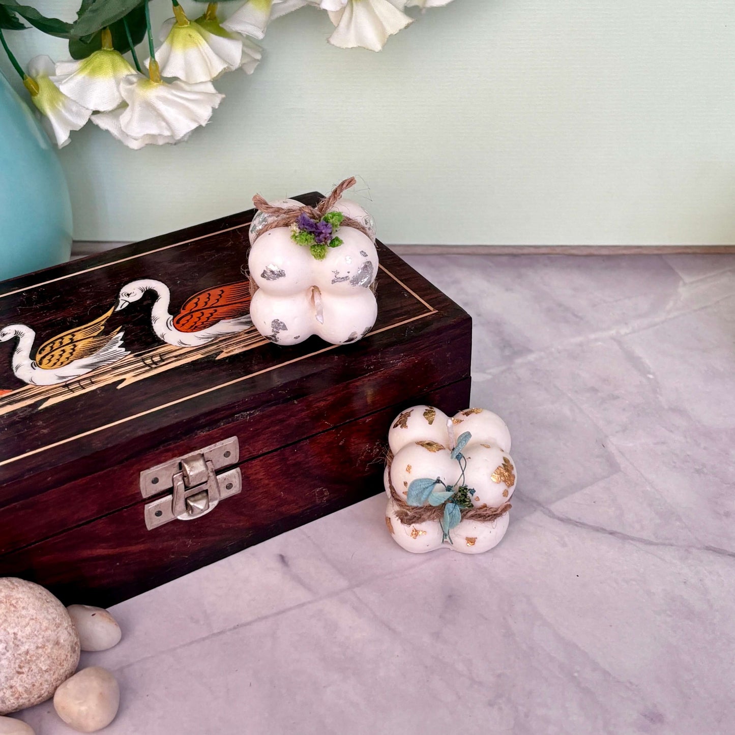 Trendy handcrafted bubble candle – a chic addition to any space