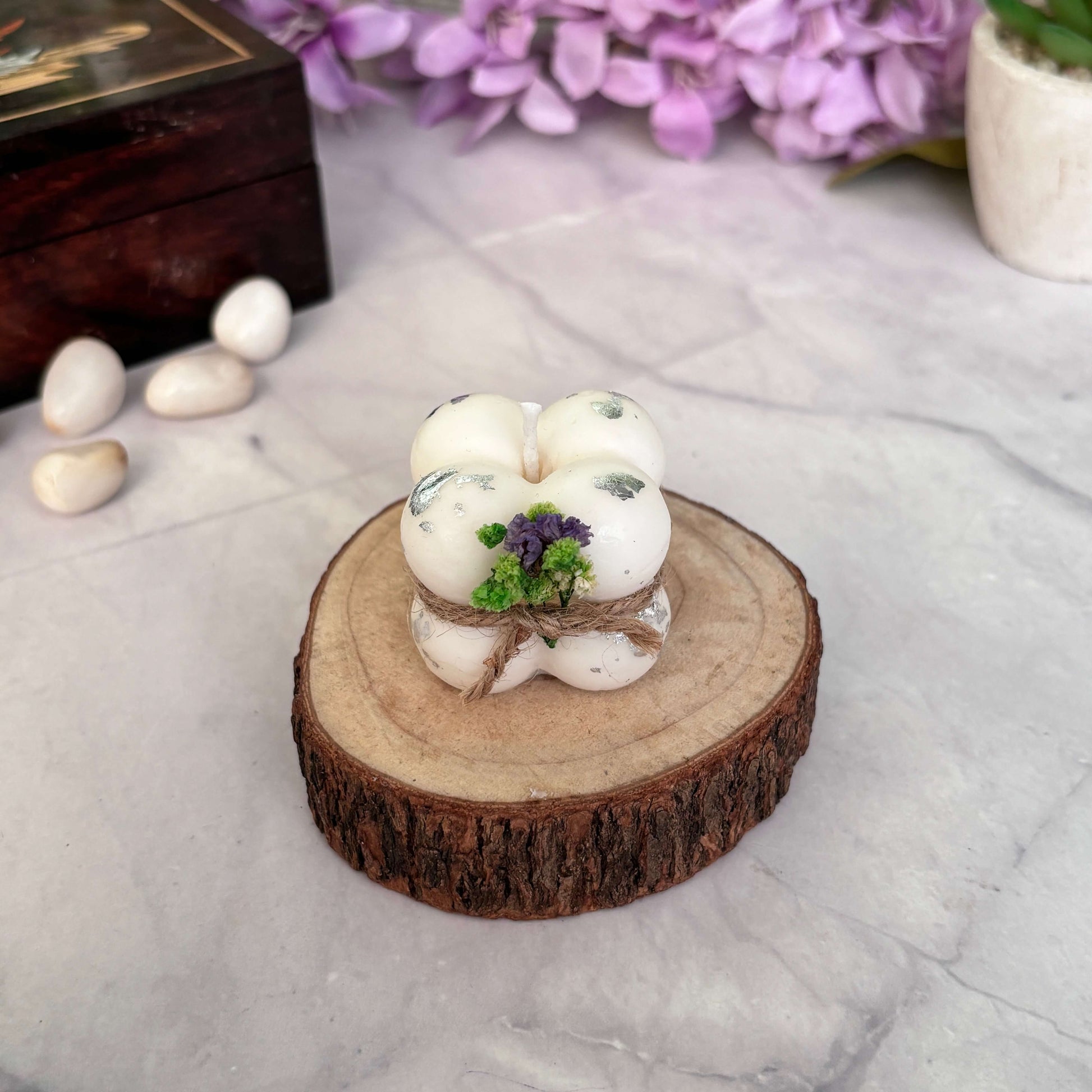 Mini bubble candle with a modern design